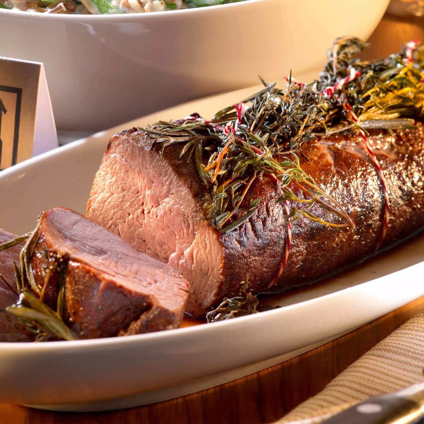 Tête de Filet Mignon de Veau au Sirop d’Érable, Moutarde et Romarin